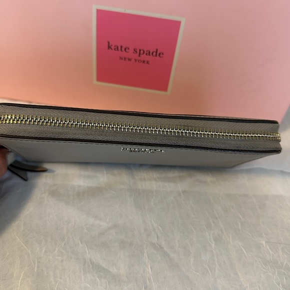 Kate Spade Cameron Continental Zip Around Light Gray Walket - Picture 4 of 7